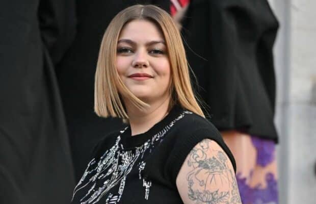 'Mais elle est super gênante' : Louane s'attire les foudres des internautes